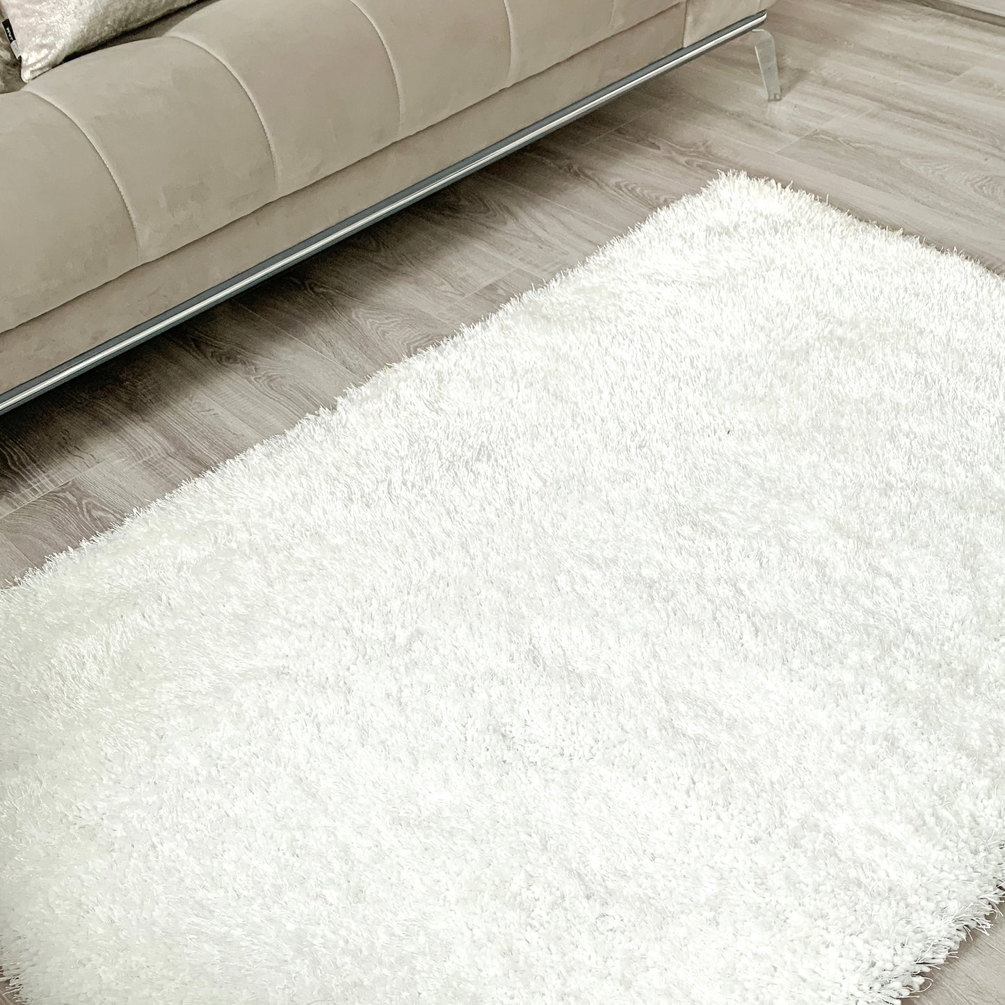 Off-White Shaggy Soft Rug