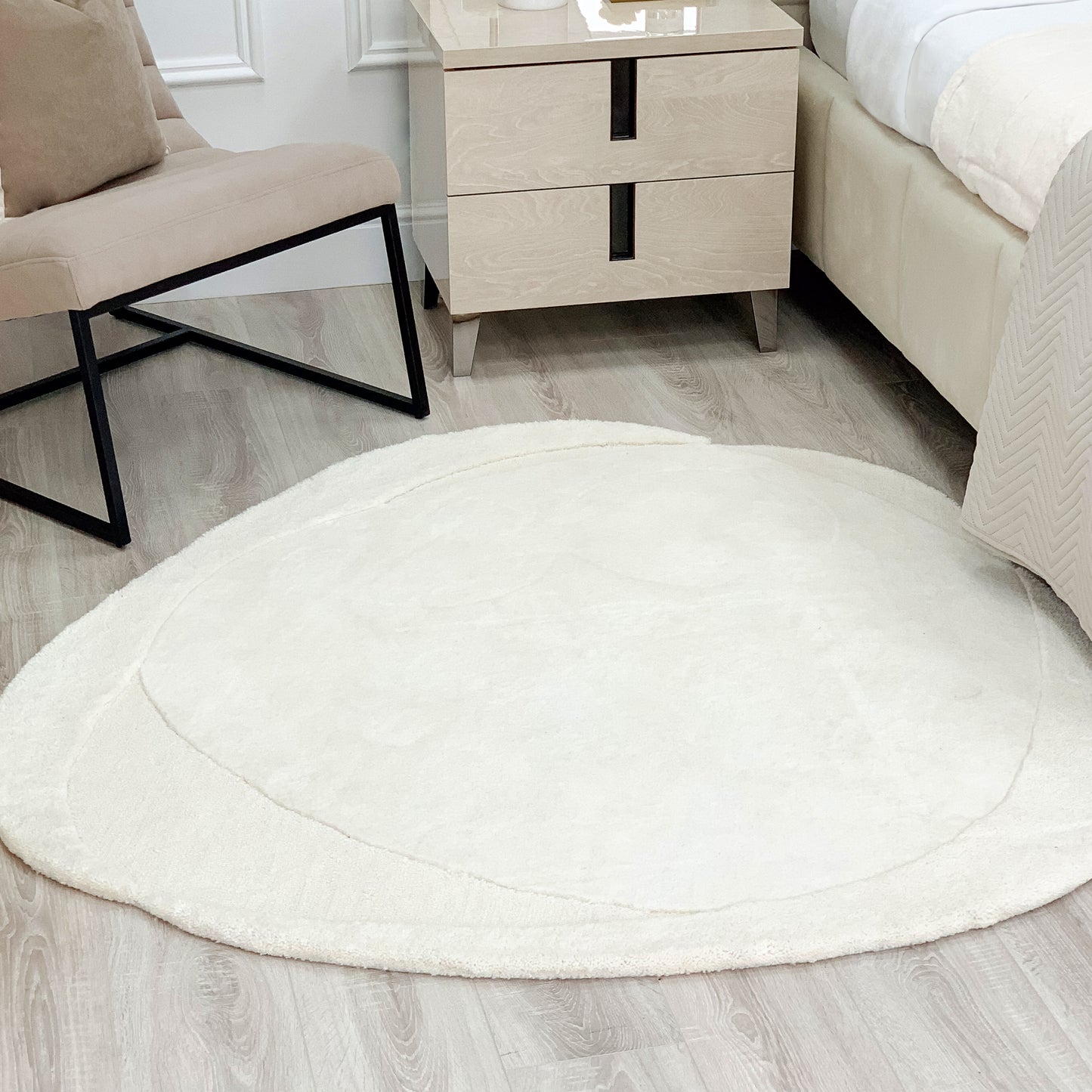 Abstract Round Wool Rug In Cream