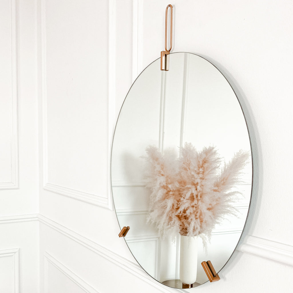 Minimalist Gold Round Mirror