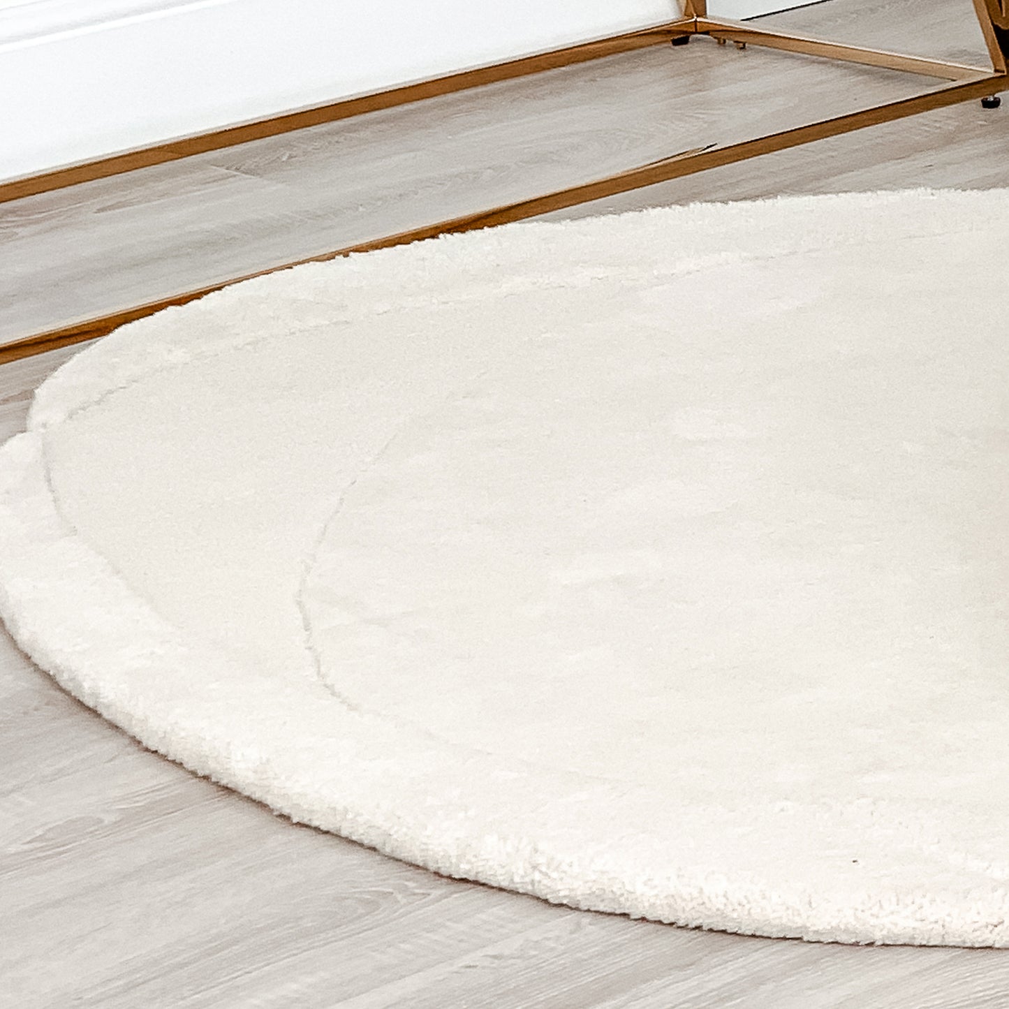 Abstract Round Wool Rug In Cream
