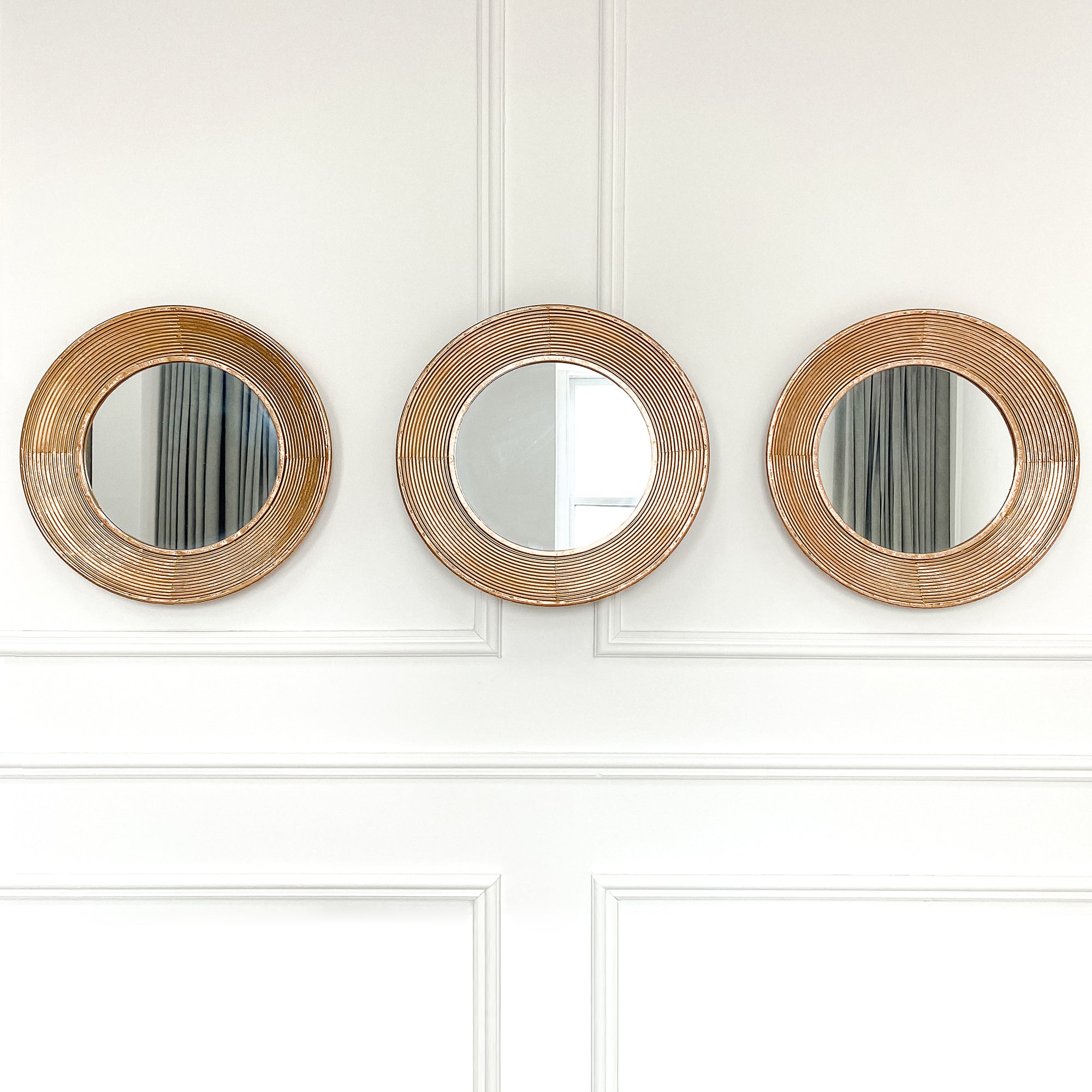 Venus Antiqued Gold Circle Mirror Set